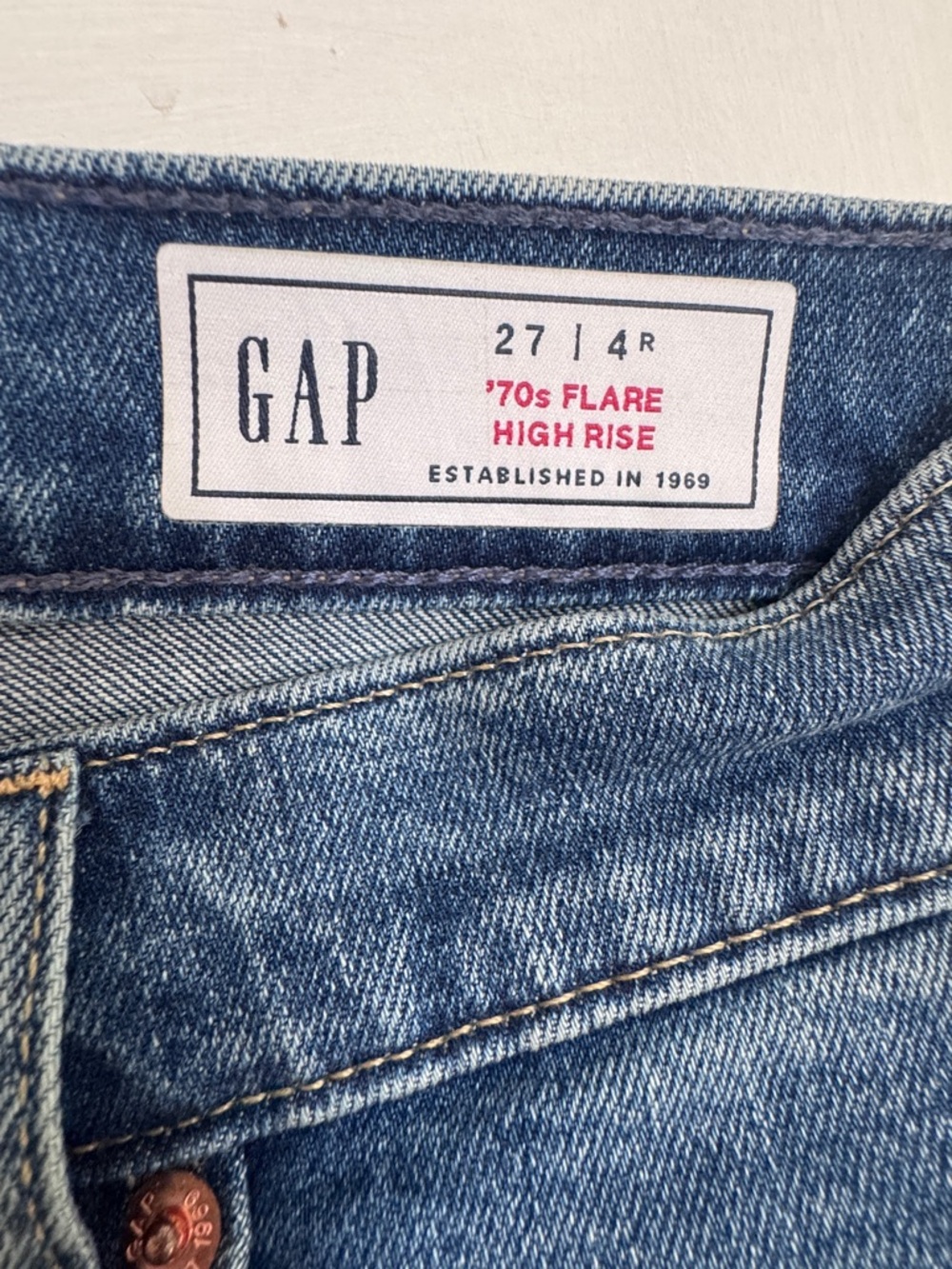 GAP 70s Flare High-Rise Jeans (Medium Blue Wash) - Picture 3 of 3